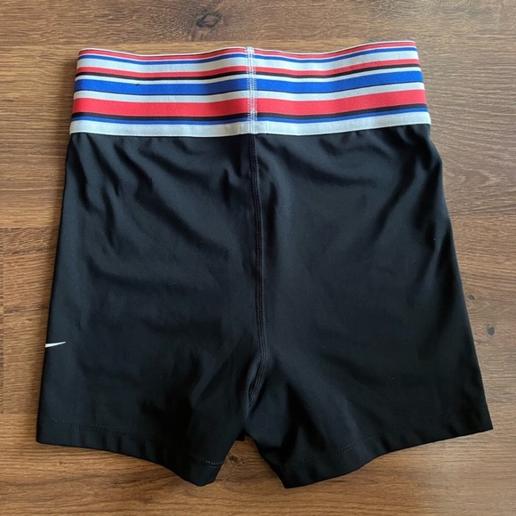 NWOT Nike Retro Stripe Biker/Yoga Shorts - Picture 6 of 6